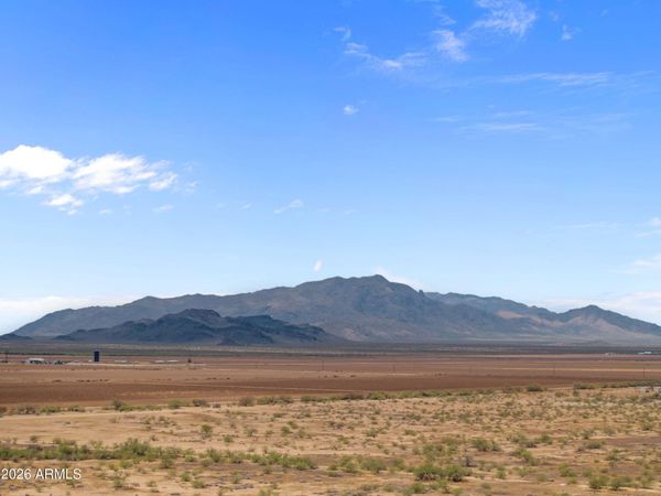 X Long Rifle Road, Unit B, Aguila, AZ 85320