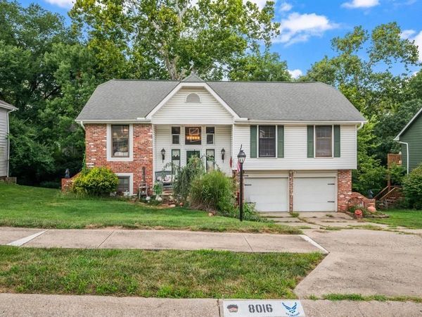 8016 N Garfield Avenue, Kansas City, MO 64118