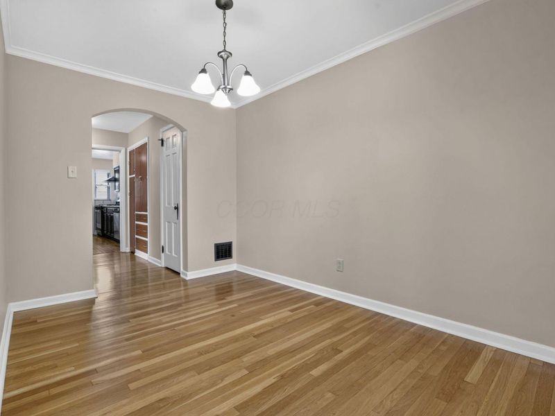 802 Kenwick Road, Columbus, OH 43209 Photo 12