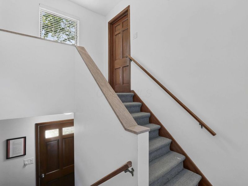 802 Kenwick Road, Columbus, OH 43209 Photo 5