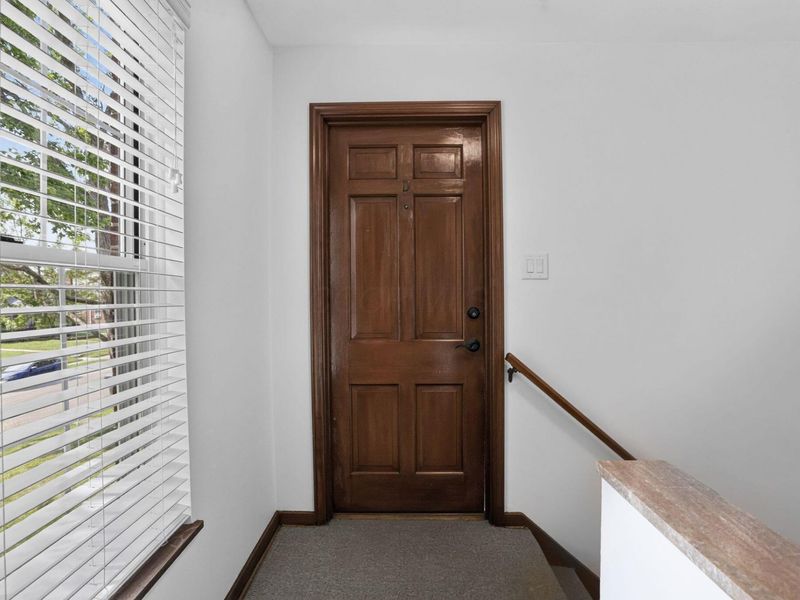 802 Kenwick Road, Columbus, OH 43209 Photo 6