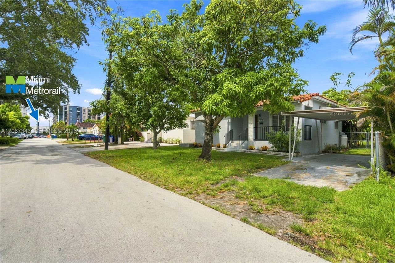2920 SW 38th Ct, Miami, FL 33134 Photo