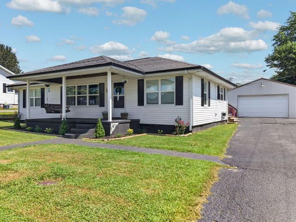 418 Woodland St, Burkesville, KY 42717