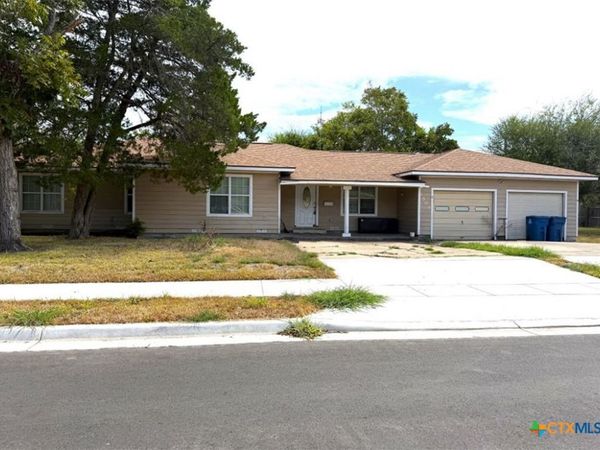 1504 Justice Drive, Port Lavaca, TX 77979