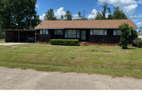 20156 NE Hentz Avenue , Blountstown, FL 32424