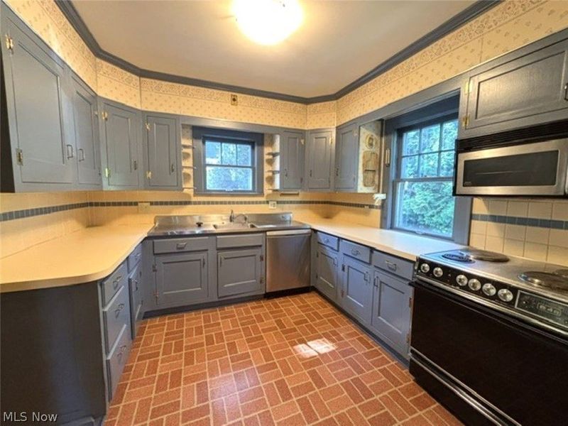 950 Merriman Road, Akron, OH 44303 Photo 11