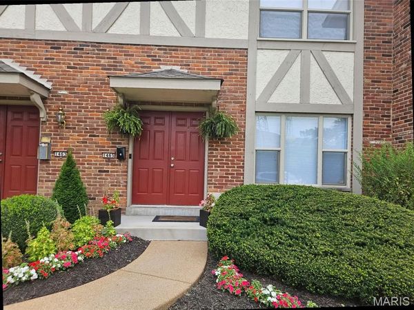 1465 Willow Brook Cove, Creve Coeur, MO 63146