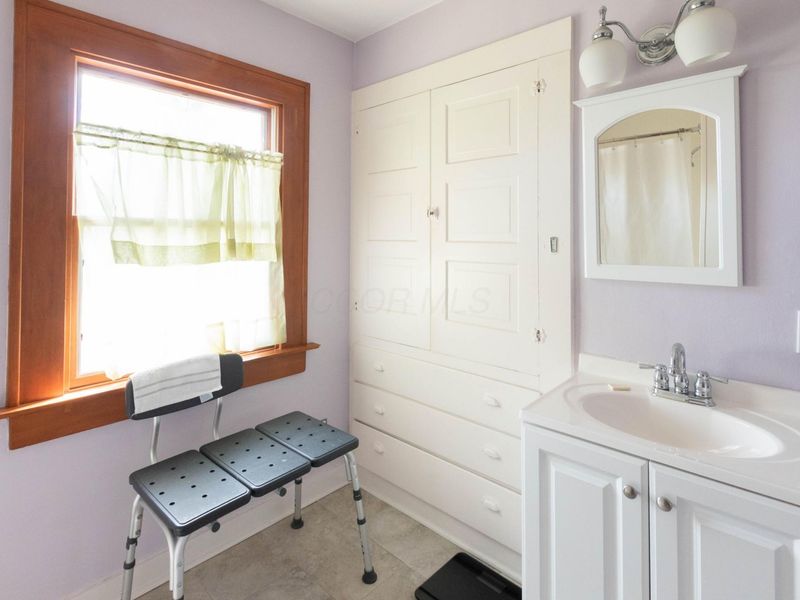 92 N Union Street, London, OH 43140 Photo 24