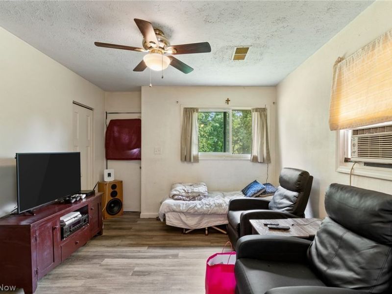 2964 Pressler Road, Uniontown, OH 44685 Photo 3