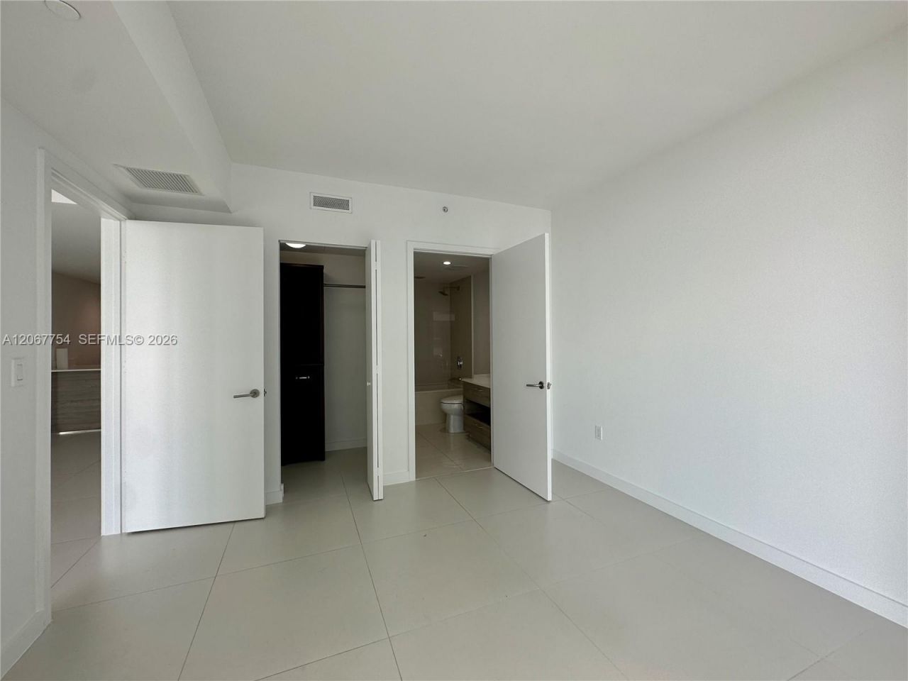 1300 S Miami , Unit 4209, Miami, FL 33130 Photo