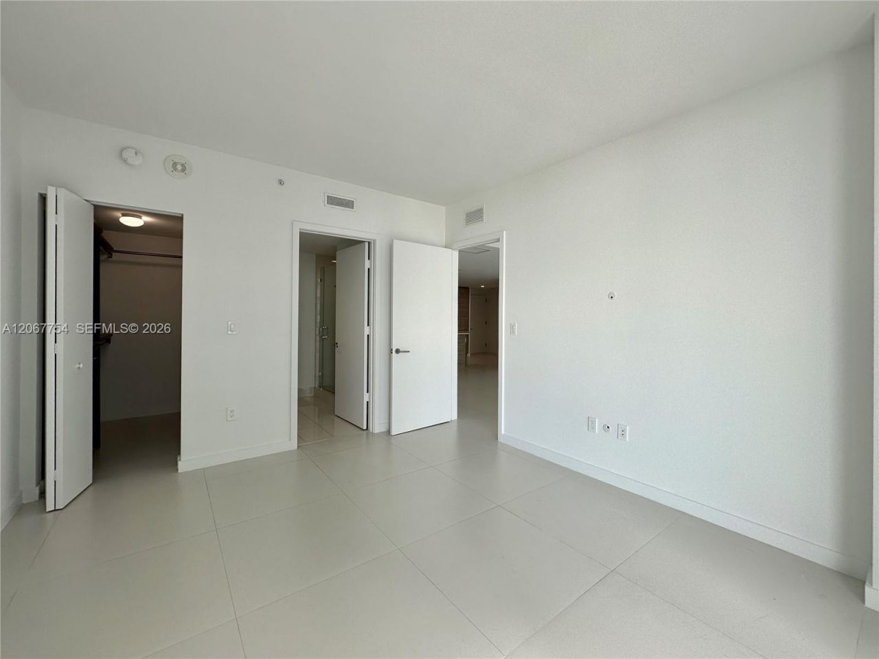 1300 S Miami , Unit 4209, Miami, FL 33130 Photo