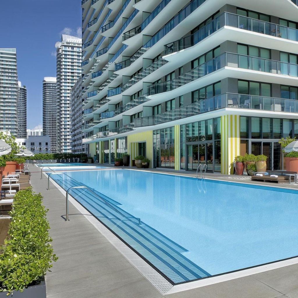 1300 S Miami , Unit 4209, Miami, FL 33130 Photo
