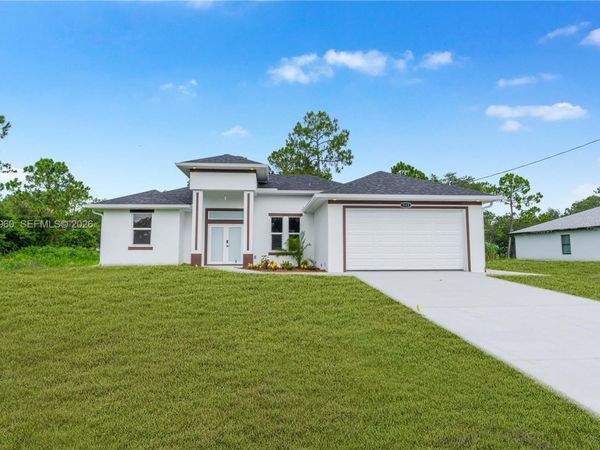 1113 Henry Ave , Lehigh Acres, FL 33928