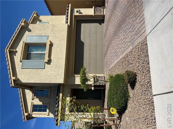 1010 Cliff Castle Avenue , North Las Vegas, NV 89081