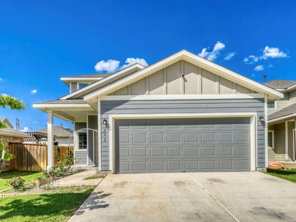 202 Driftwood LN, Bastrop, TX 78602