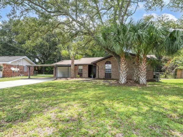 122 Newcastle Circle, Fort Walton Beach, FL 32547