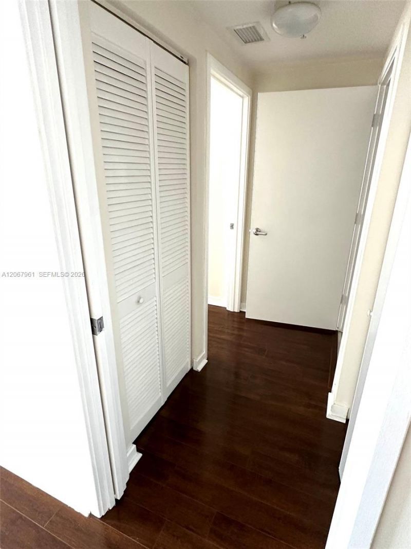 335 S Biscayne Blvd , Unit 1802, Miami, FL 33131 Photo