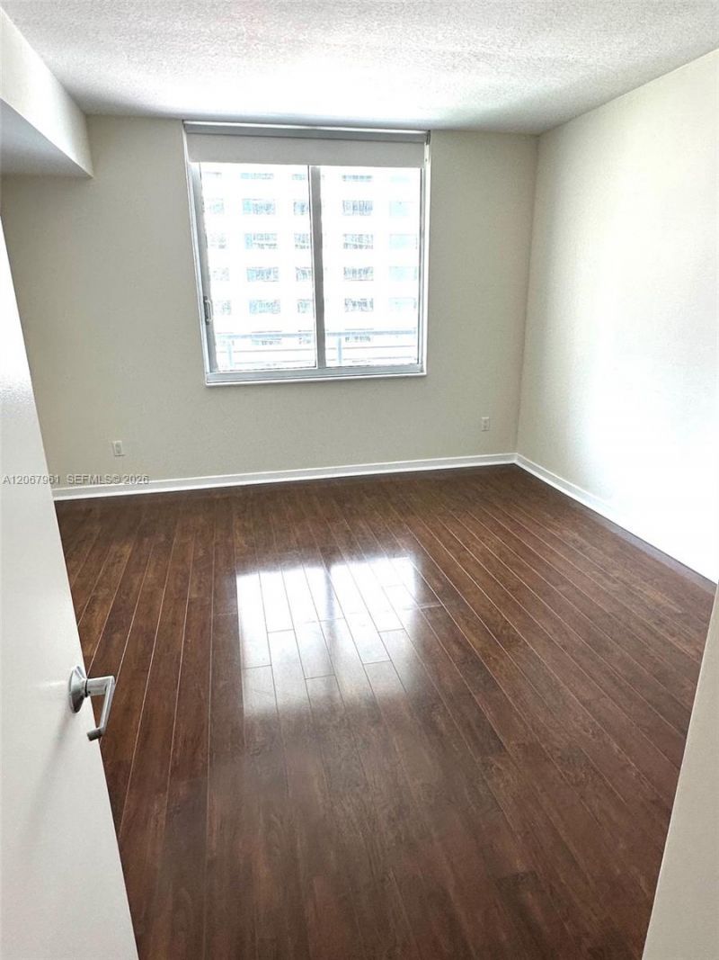 335 S Biscayne Blvd , Unit 1802, Miami, FL 33131 Photo