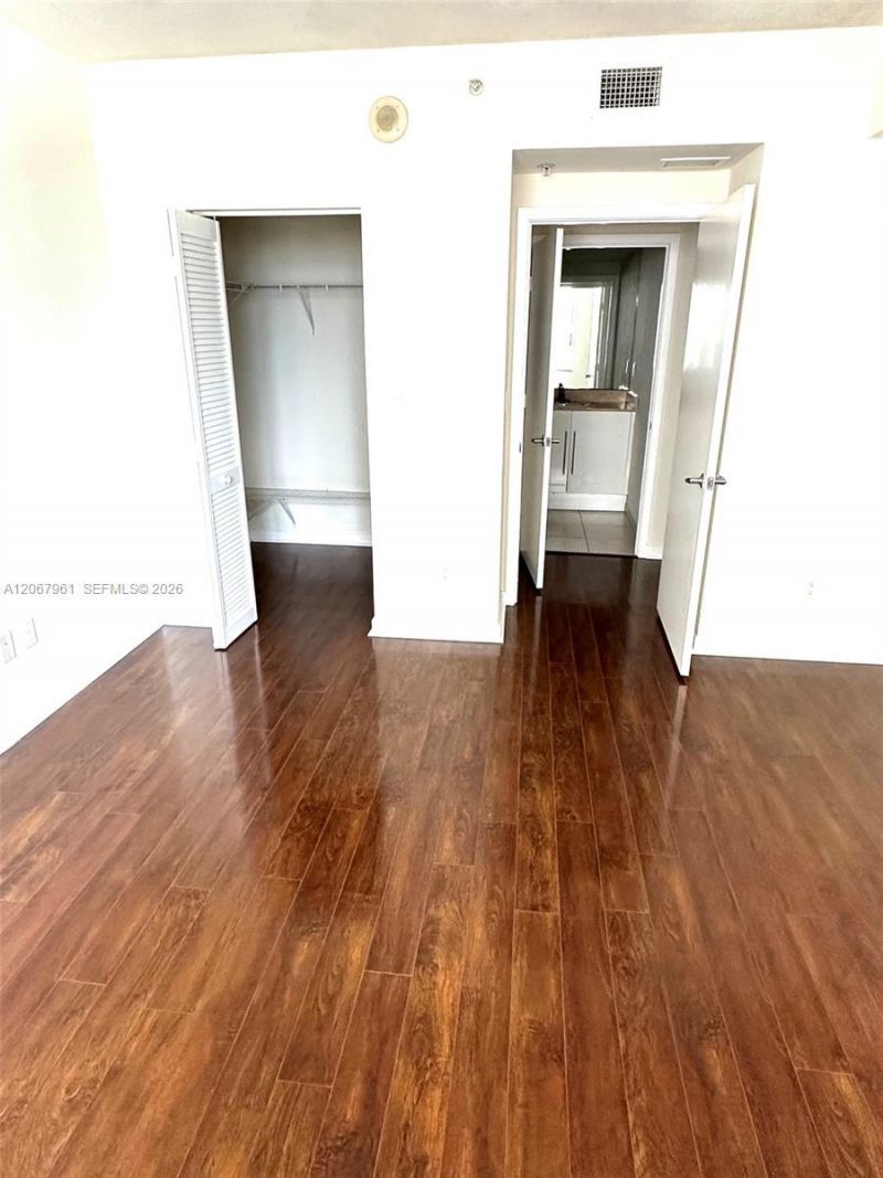 335 S Biscayne Blvd , Unit 1802, Miami, FL 33131 Photo
