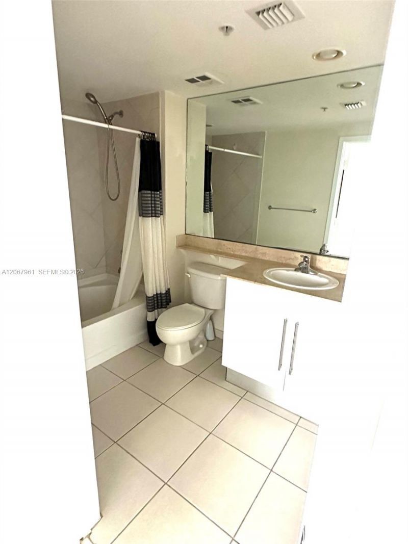 335 S Biscayne Blvd , Unit 1802, Miami, FL 33131 Photo