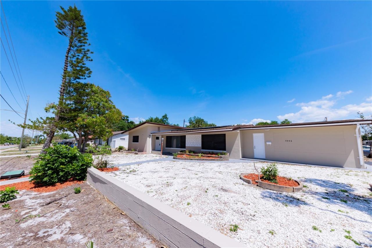 4946 Dr Martin Luther King Jr Street S, Saint Petersburg, FL 33705 Photo