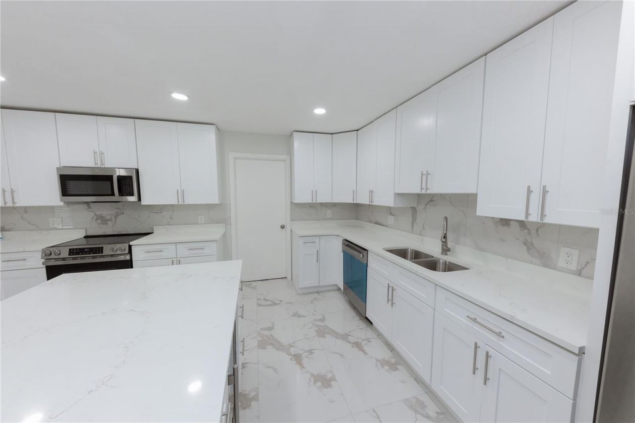 4946 Dr Martin Luther King Jr Street S, Saint Petersburg, FL 33705 Photo