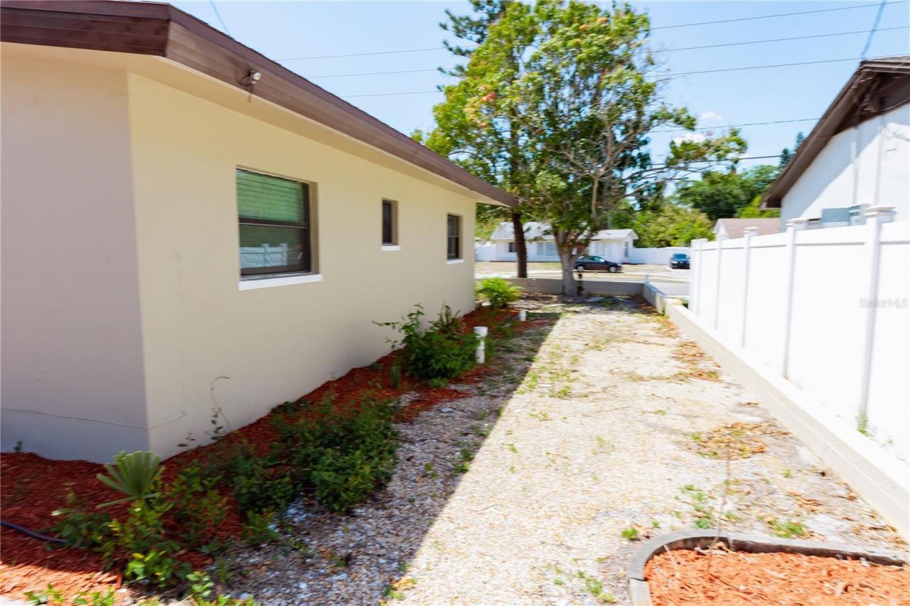 4946 Dr Martin Luther King Jr Street S, Saint Petersburg, FL 33705 Photo