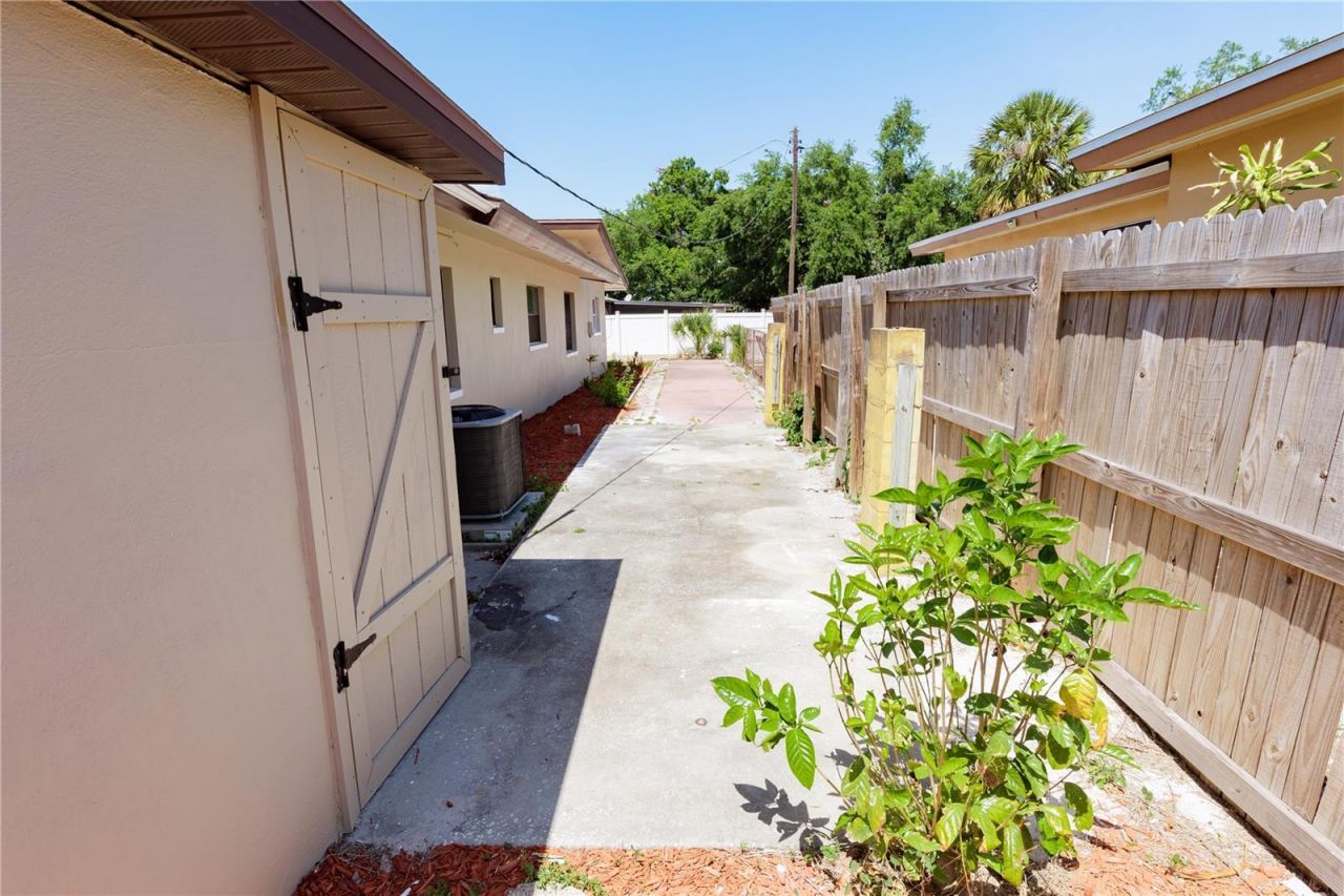 4946 Dr Martin Luther King Jr Street S, Saint Petersburg, FL 33705 Photo