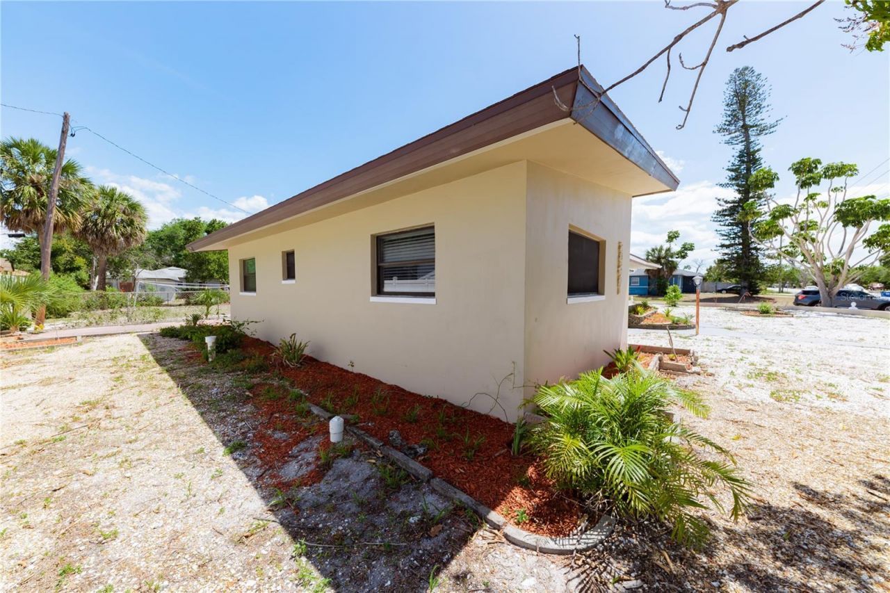 4946 Dr Martin Luther King Jr Street S, Saint Petersburg, FL 33705 Photo