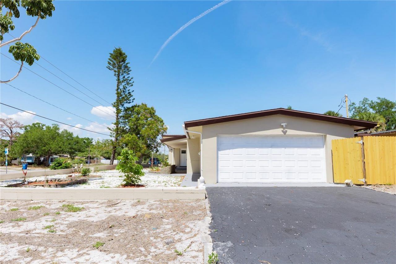 4946 Dr Martin Luther King Jr Street S, Saint Petersburg, FL 33705 Photo