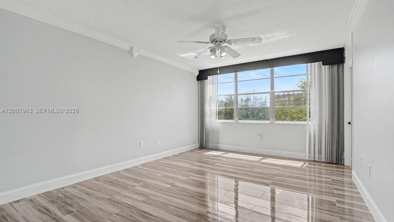 1300 Saint Charles Pl, Unit 417, Pembroke Pines, FL 33026 Photo