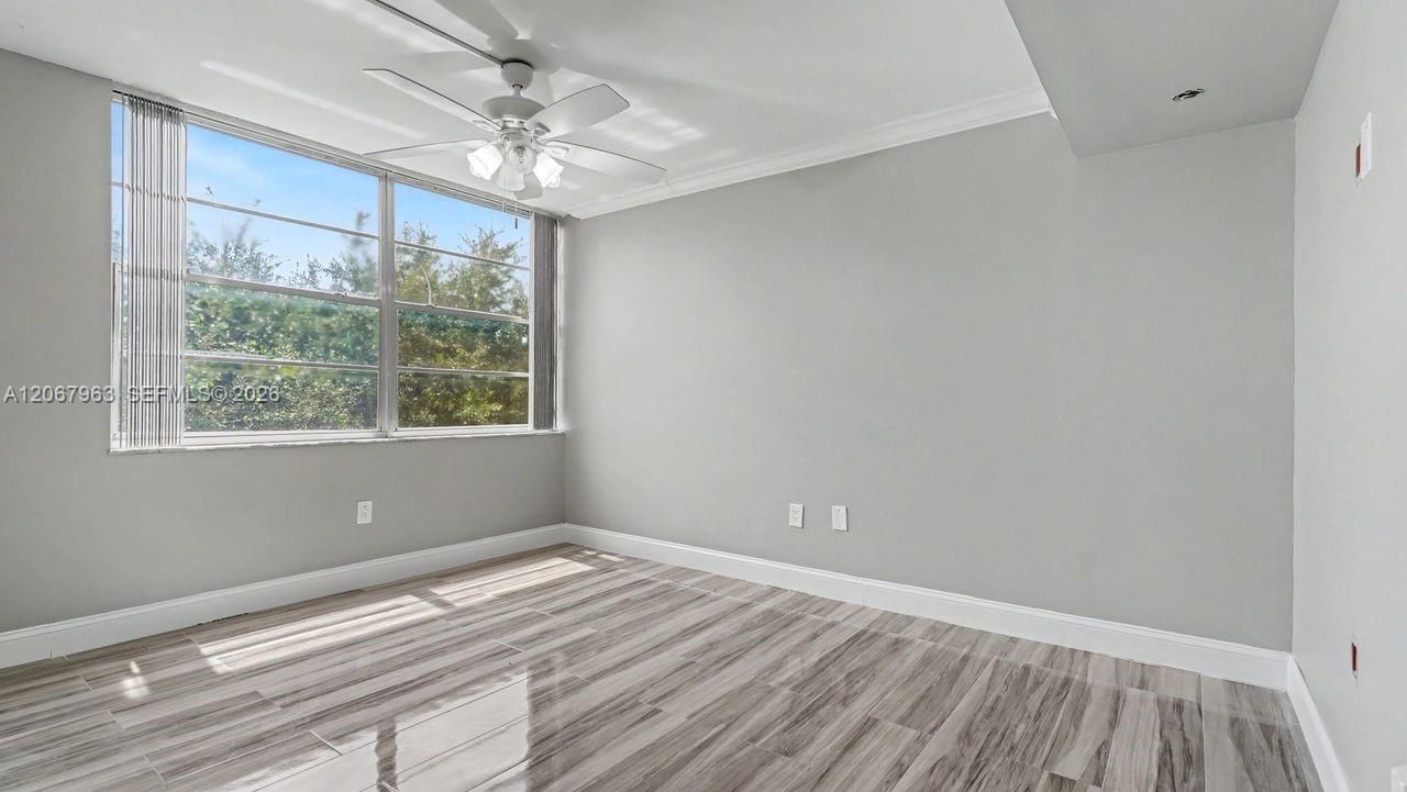 1300 Saint Charles Pl, Unit 417, Pembroke Pines, FL 33026 Photo