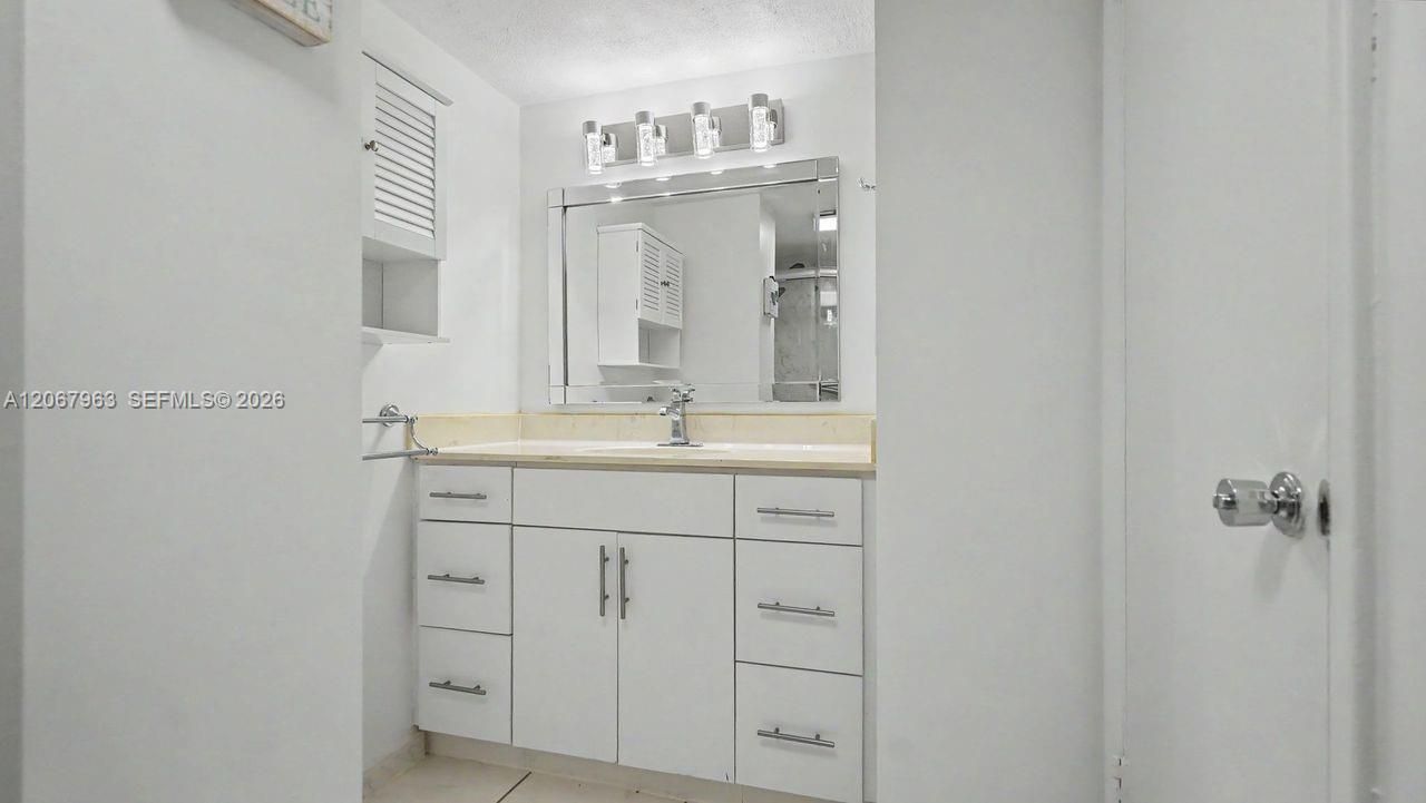 1300 Saint Charles Pl, Unit 417, Pembroke Pines, FL 33026 Photo