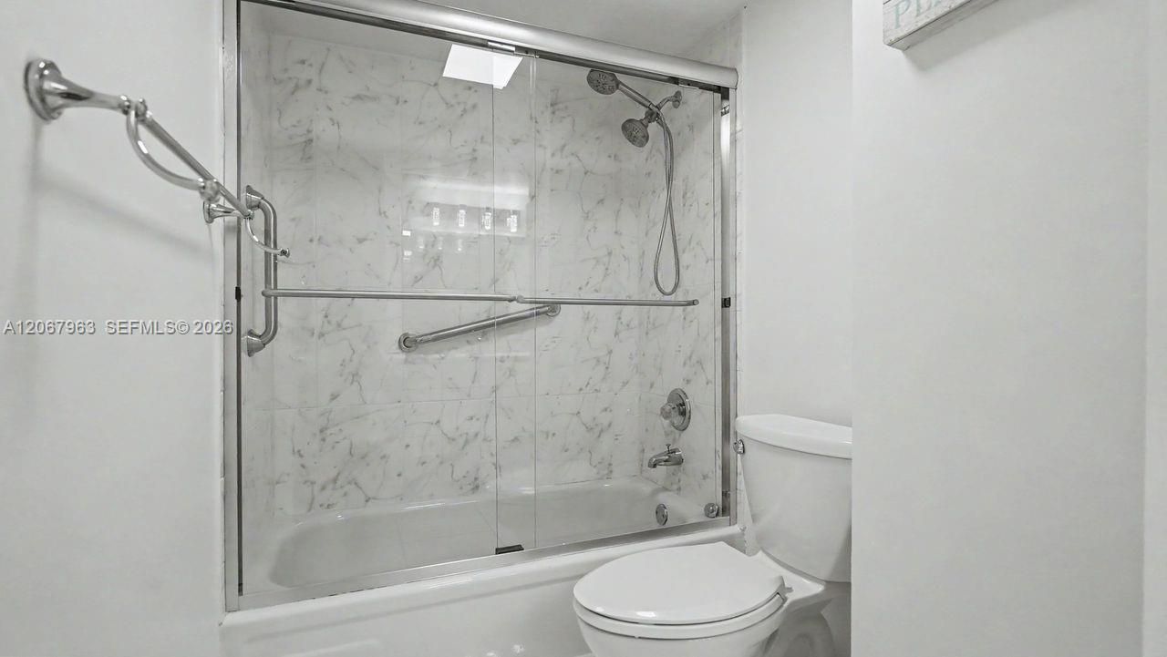 1300 Saint Charles Pl, Unit 417, Pembroke Pines, FL 33026 Photo