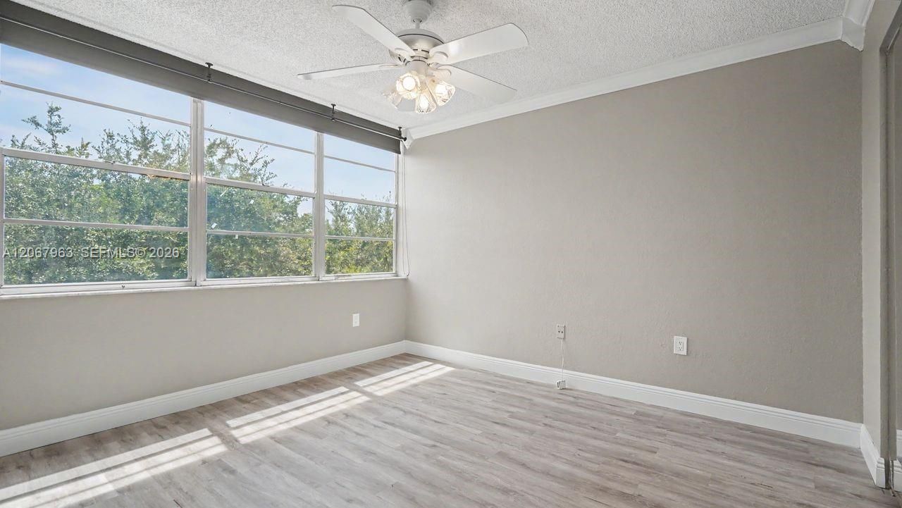 1300 Saint Charles Pl, Unit 417, Pembroke Pines, FL 33026 Photo