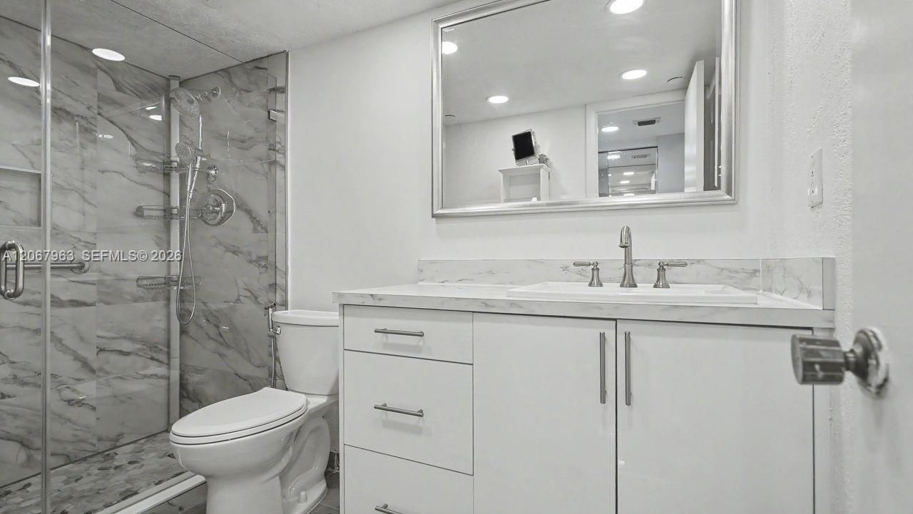 1300 Saint Charles Pl, Unit 417, Pembroke Pines, FL 33026 Photo