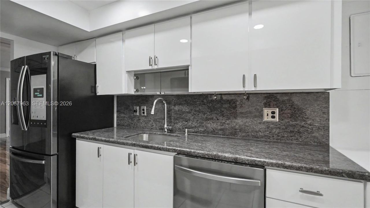 1300 Saint Charles Pl, Unit 417, Pembroke Pines, FL 33026 Photo