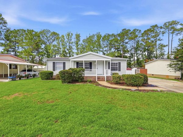 3265 Lyndon Dr., Little River, SC 29566