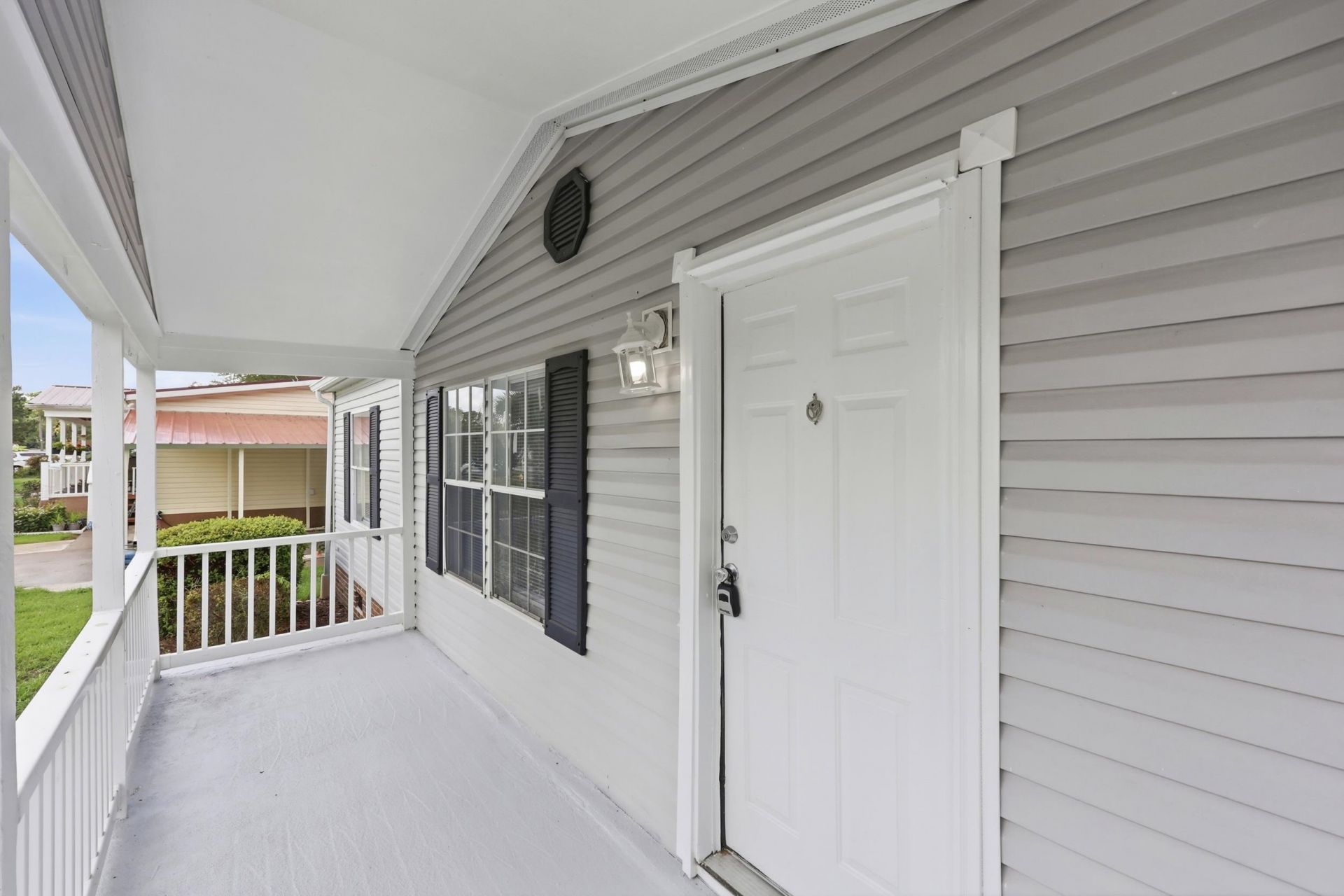 3265 Lyndon Dr. Photo 12