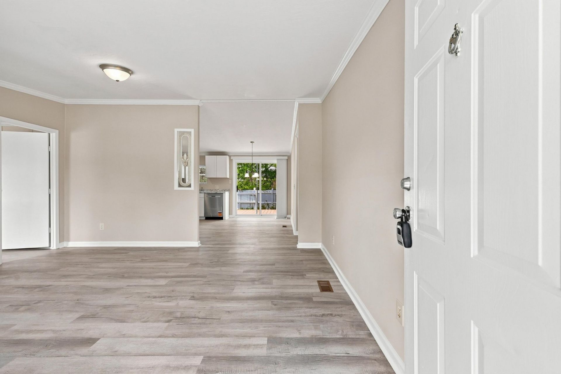 3265 Lyndon Dr. Photo 13