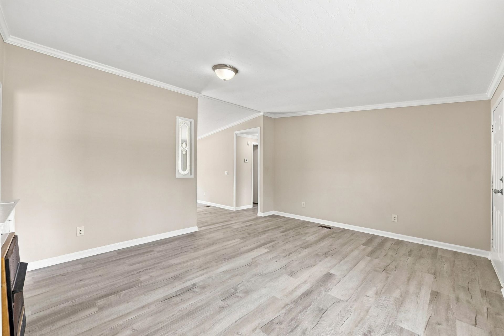 3265 Lyndon Dr. Photo 15