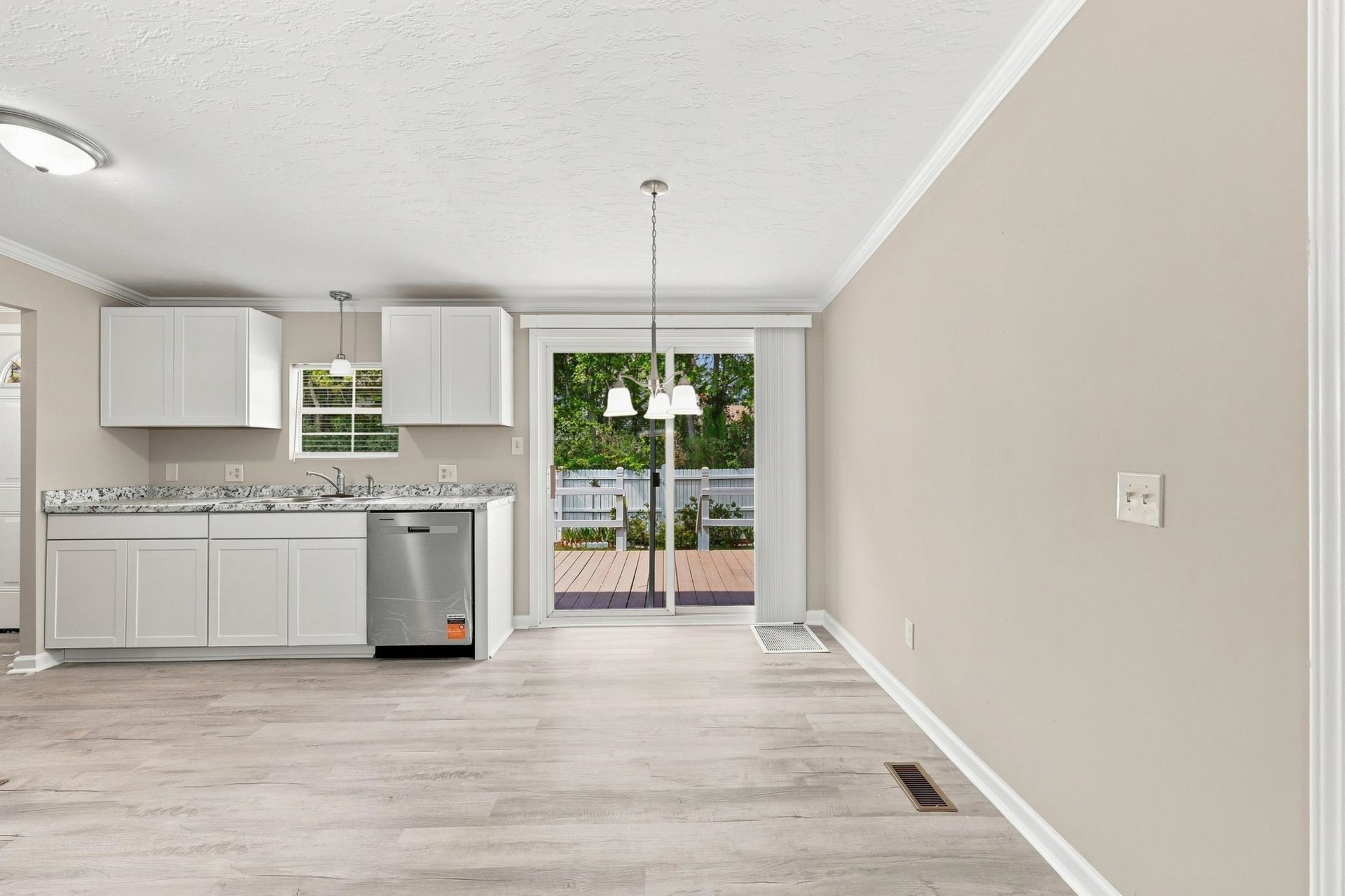 3265 Lyndon Dr. Photo 17