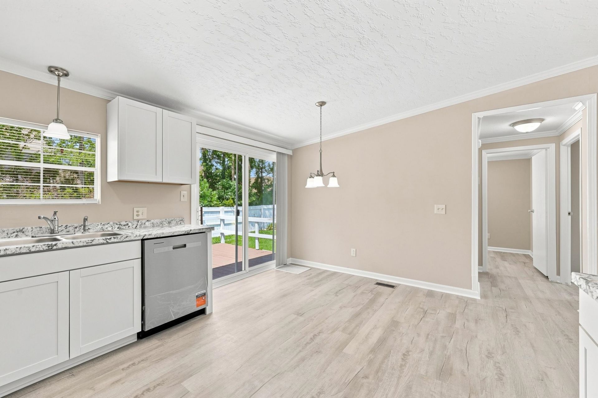 3265 Lyndon Dr. Photo 22