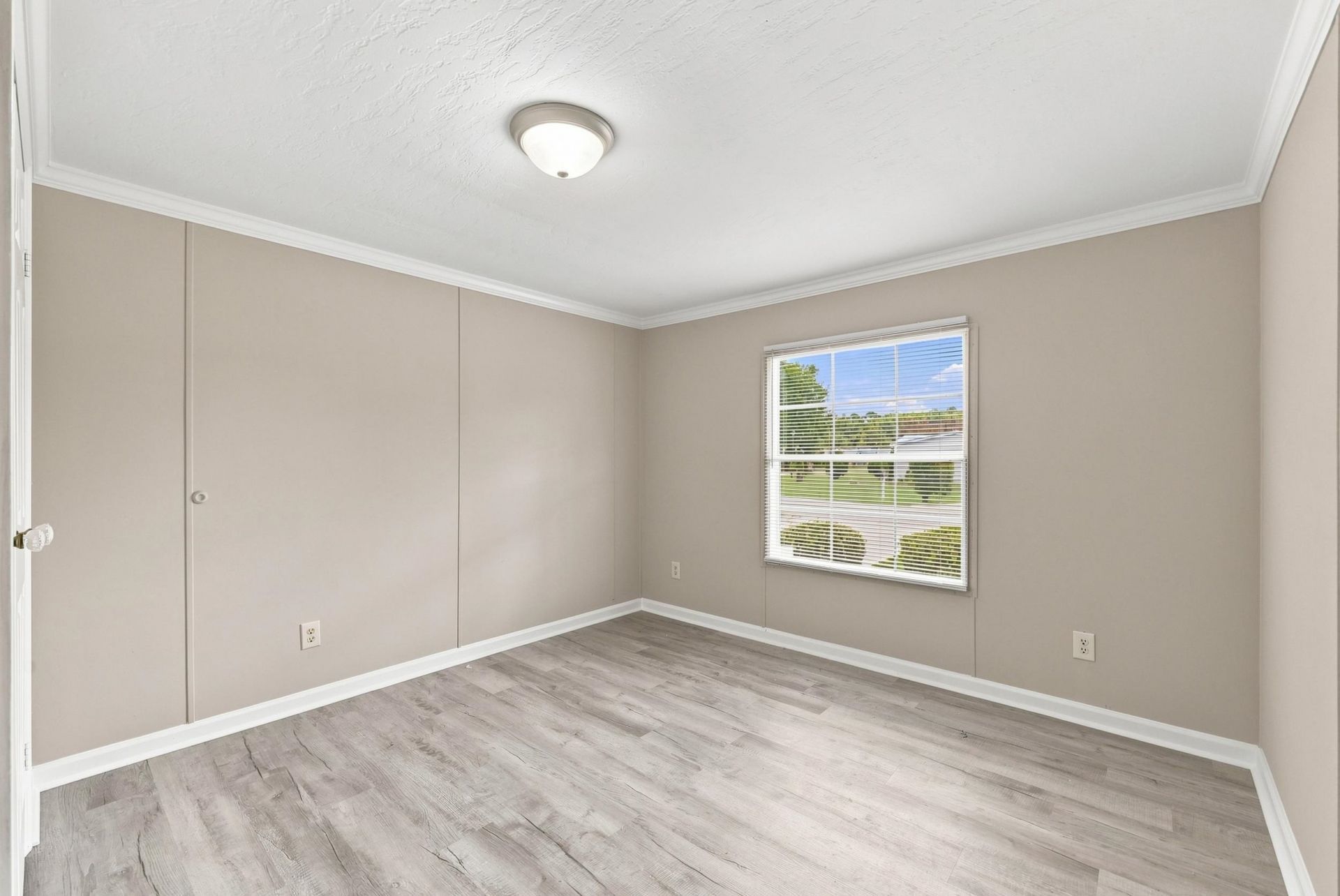 3265 Lyndon Dr. Photo 25