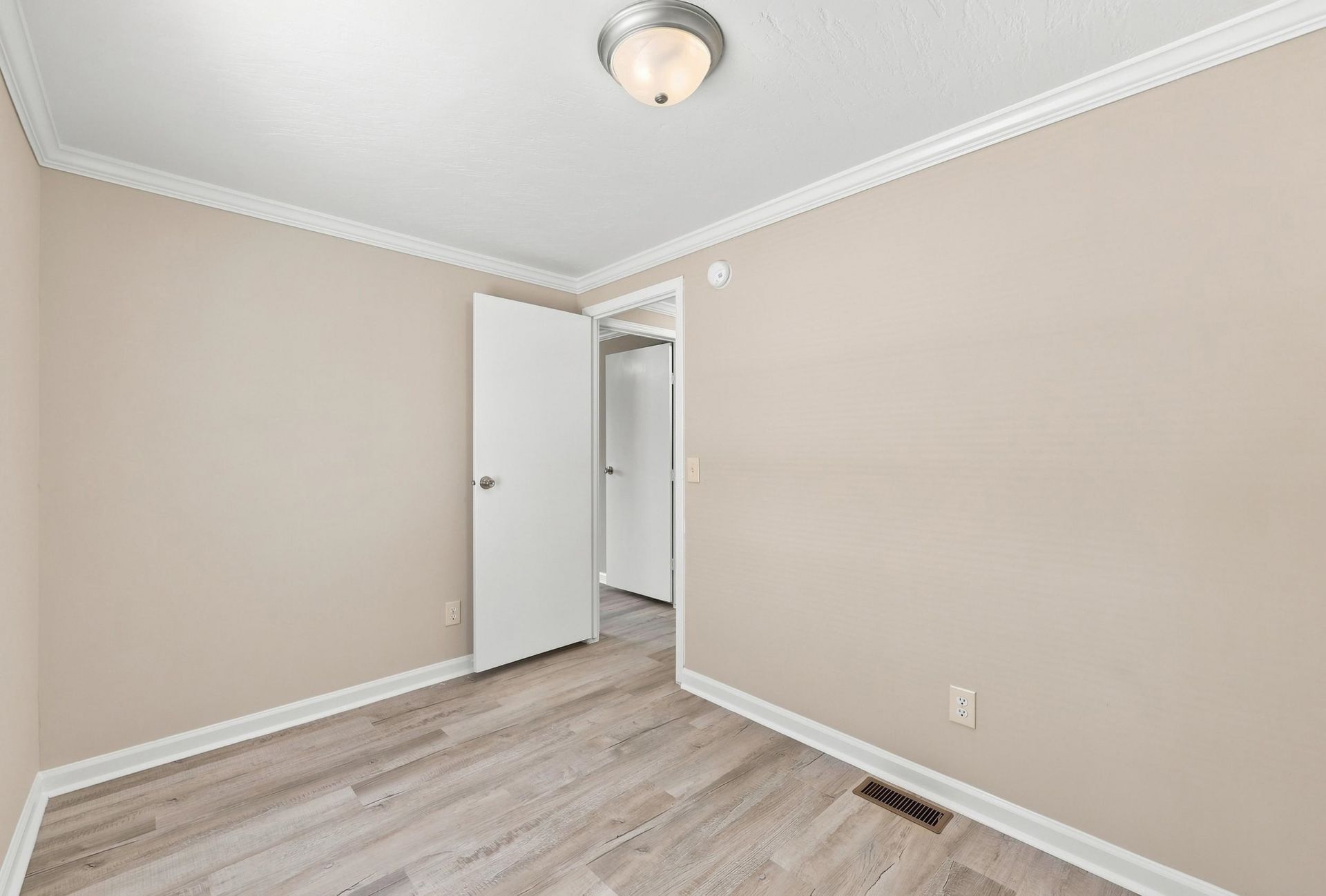 3265 Lyndon Dr. Photo 30