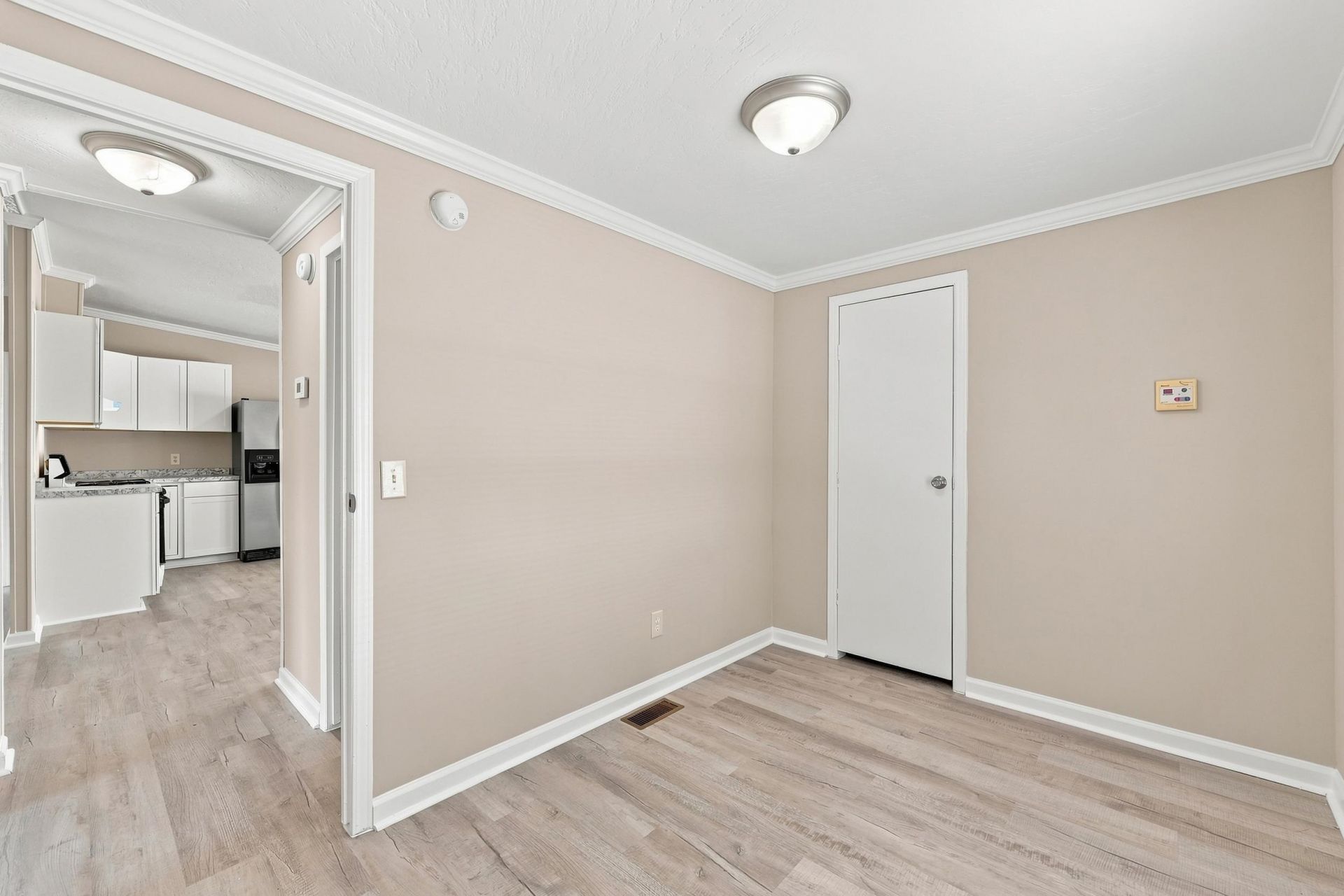 3265 Lyndon Dr. Photo 31