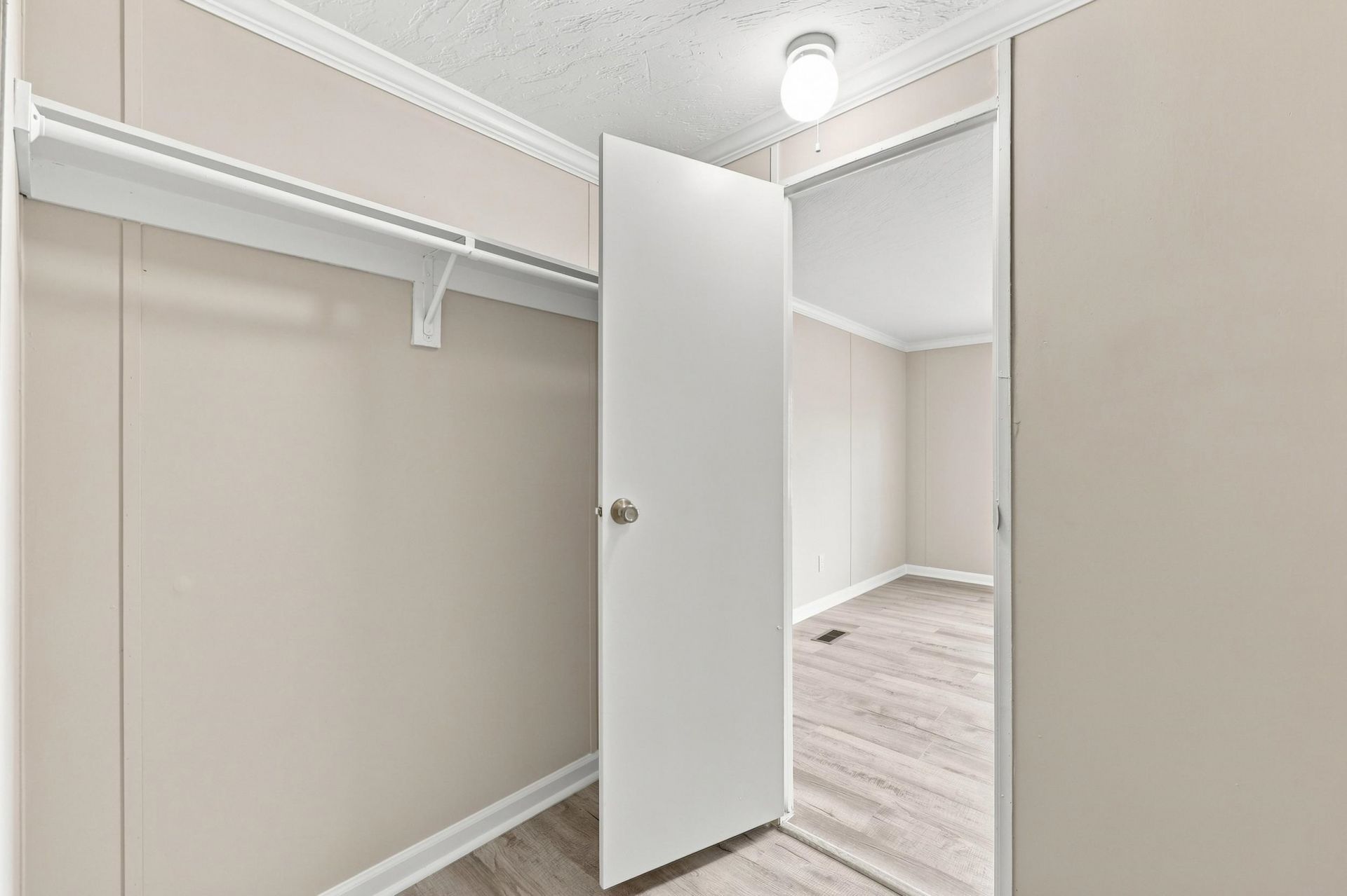 3265 Lyndon Dr. Photo 36