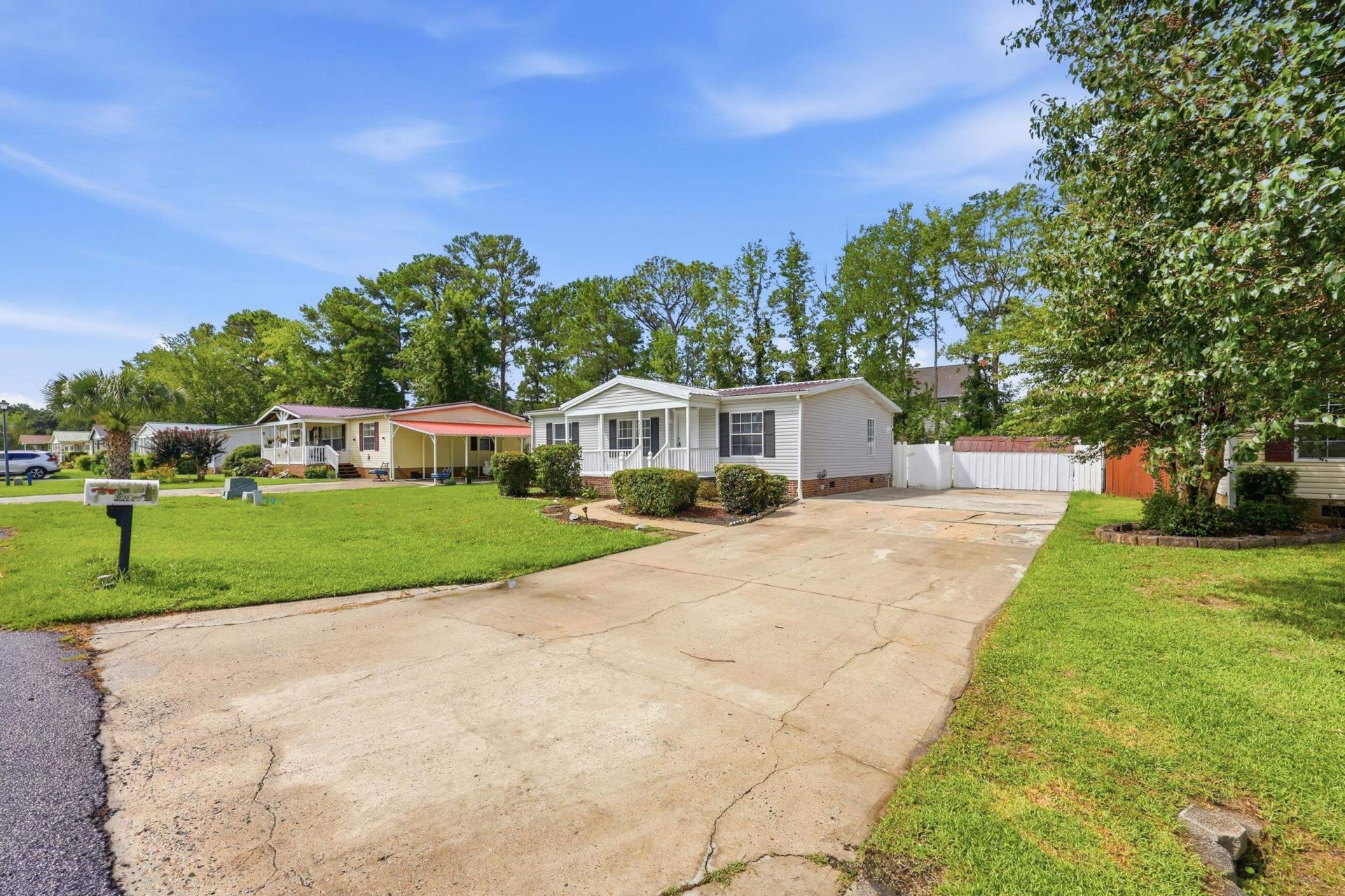 3265 Lyndon Dr. Photo 4