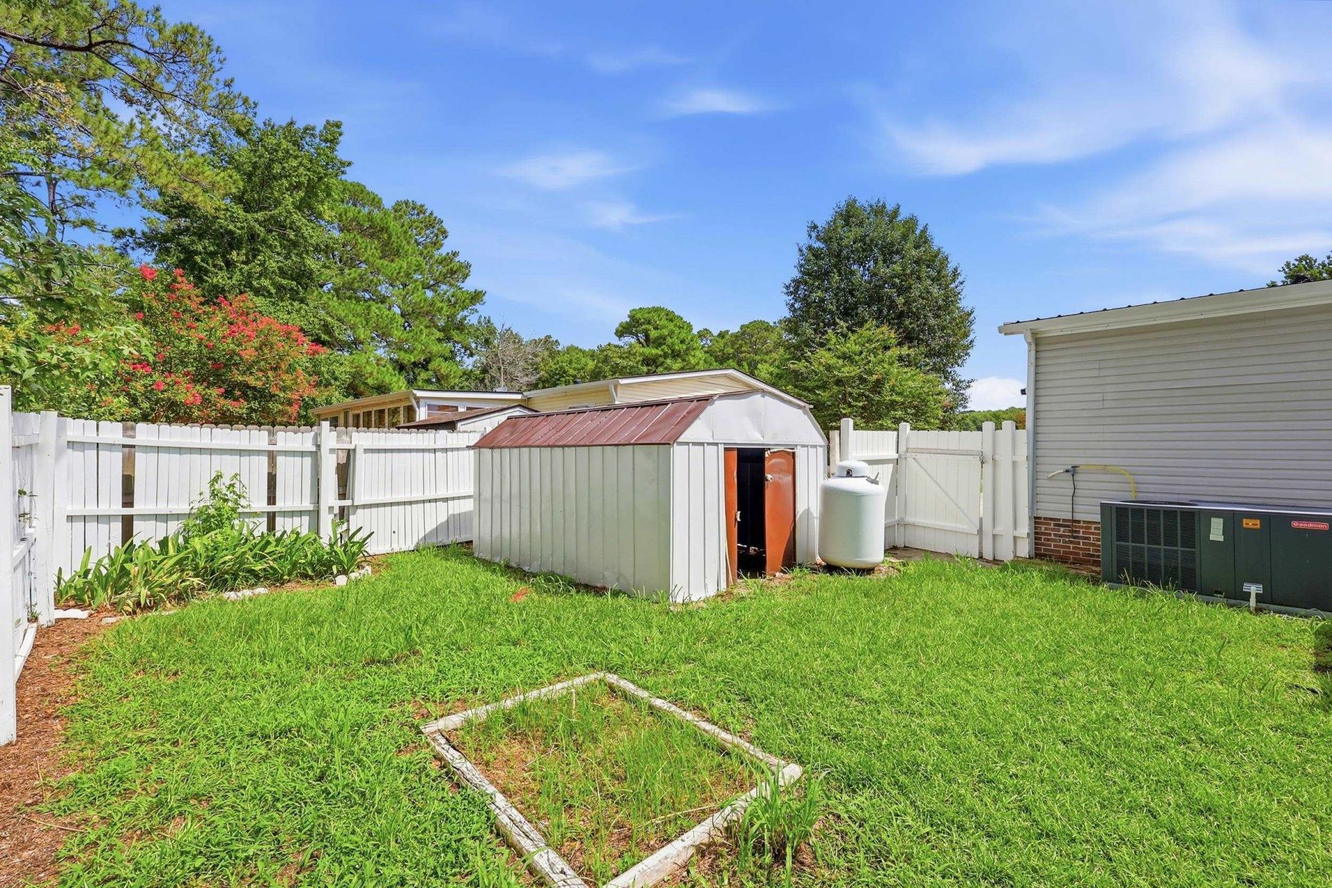 3265 Lyndon Dr. Photo 42