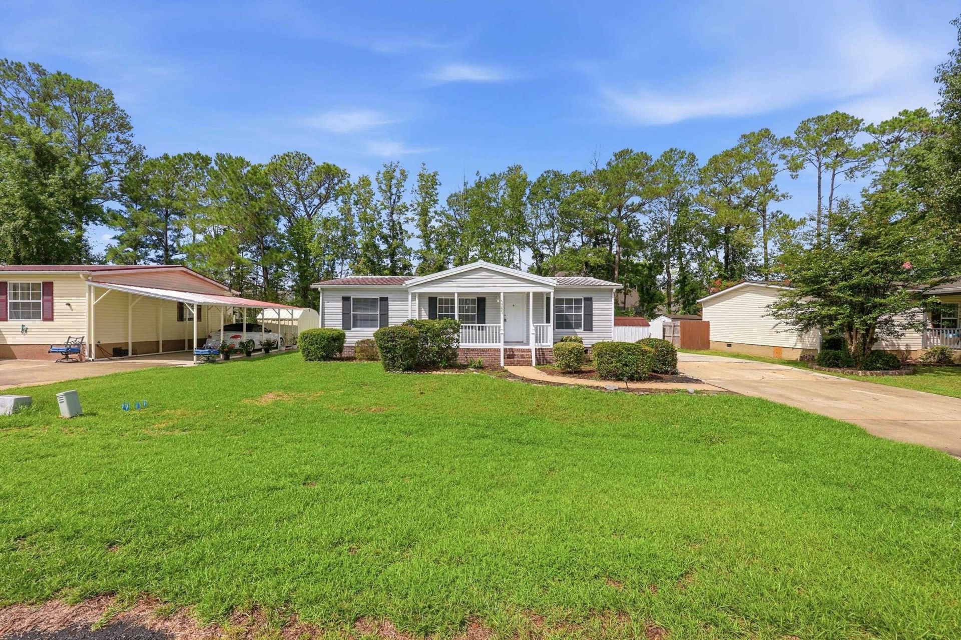 3265 Lyndon Dr. Photo 5